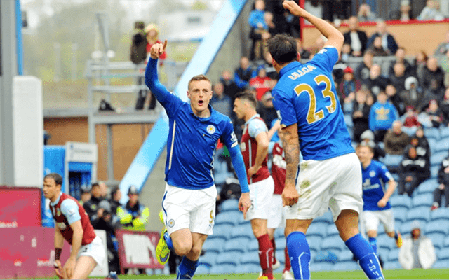 奥迪召开发布会展示2026赛季概念车，拜仁众将与车进行合影（奥迪发布会亮相2026赛季概念车，拜仁球员现场合影）